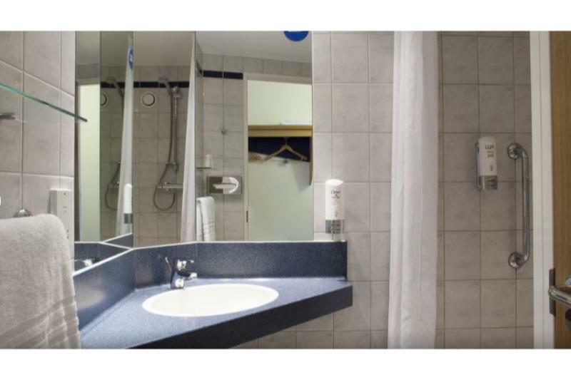 Express Kassam Stadium By Ihg Hotel